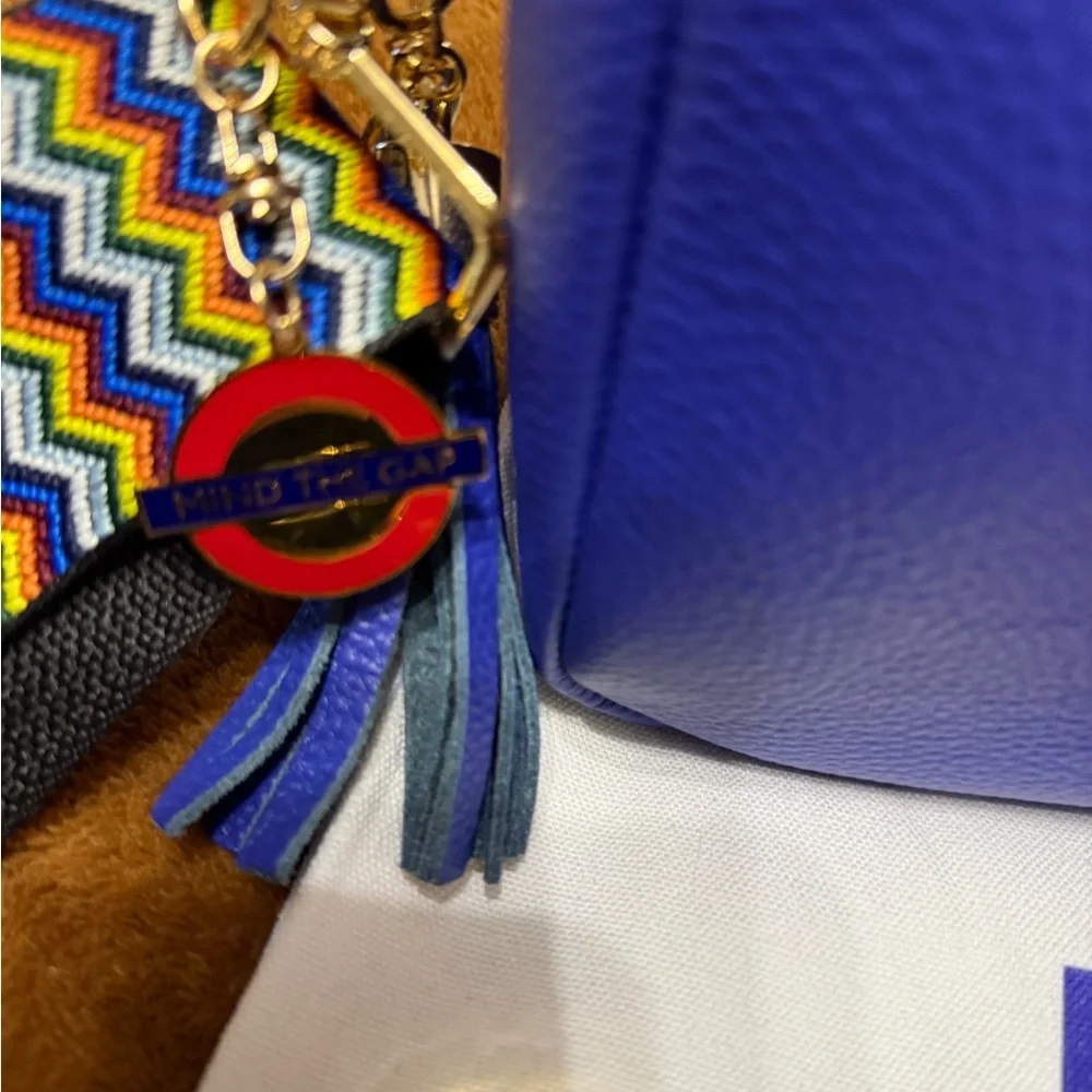 Pom Pom London City Plus Piccadilly Line - Picture 4 of 7